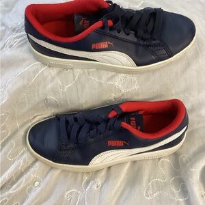 Puma Blue and Red Sneakers with White Stripe 5 (Big Kid)